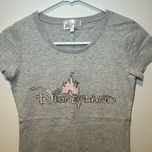 NWT Disneyland Hong Kong T-shirt Disney Fandom‎ Parks Disneyworld Travel